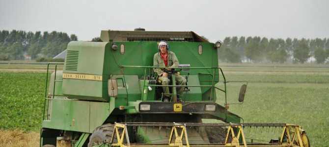 John Deere 975