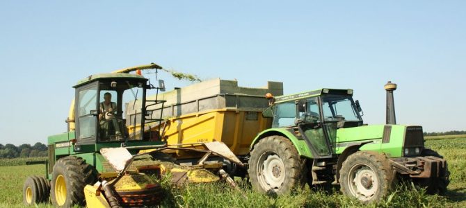 John Deere 5730
