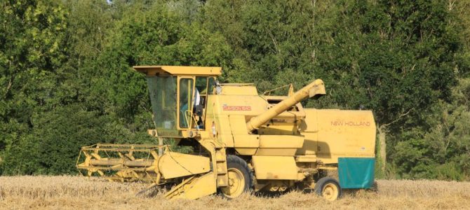 Clayson 1540 en Ford 5610 met kipper